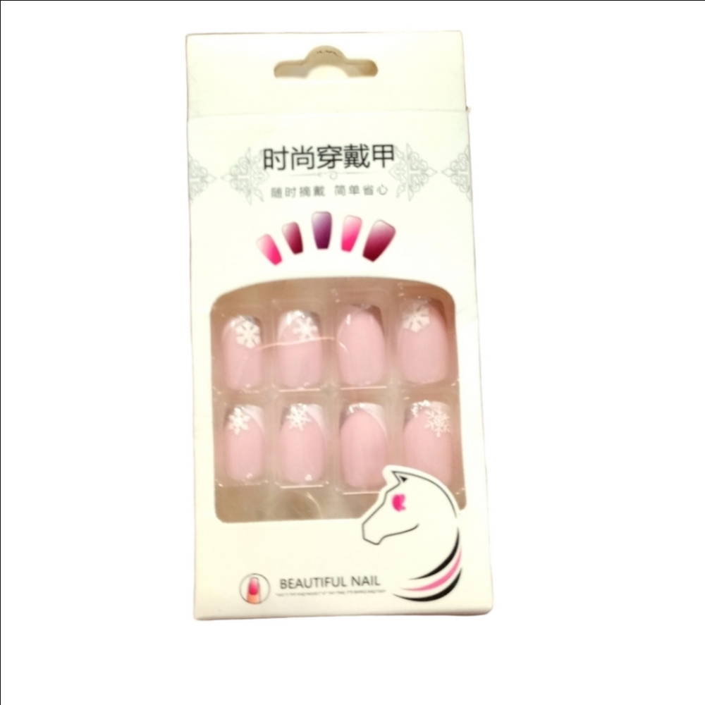 Beautiful Nails Medium Square Glitter Snowflake Fake Nails NWT